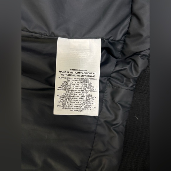 Nike wome short puffer hooded jacket. Size XS. - Picture 7 of 7